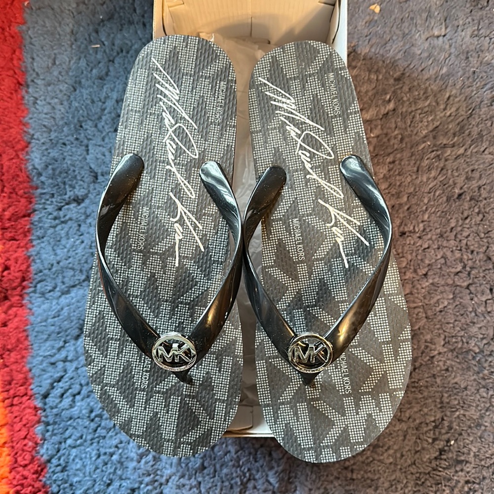 Michael Kors MK Flip Flop